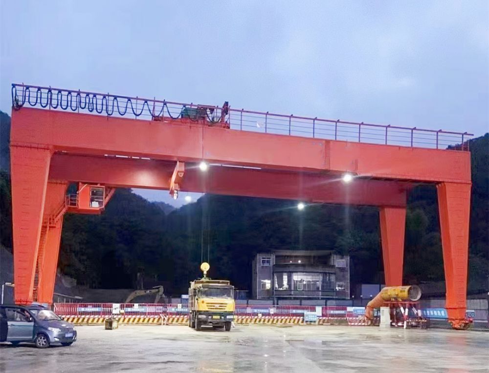 雙梁門式起重機(jī).jpg