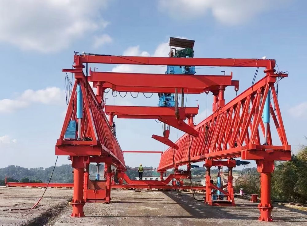架橋機(jī)、提梁機(jī)、架橋門式起重機(jī)、龍門吊出租租賃、移裝搬遷維修