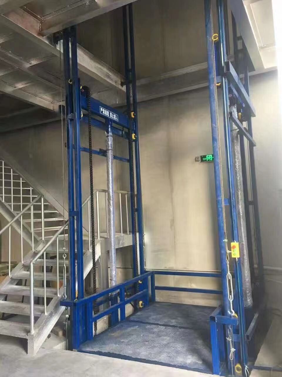 成都液壓貨梯液壓升降機液壓升降平臺電動平車銷售定做廠家
