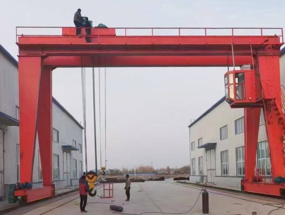 雙梁龍門吊、雙梁門式起重機(jī)廠家品牌、貨源產(chǎn)地