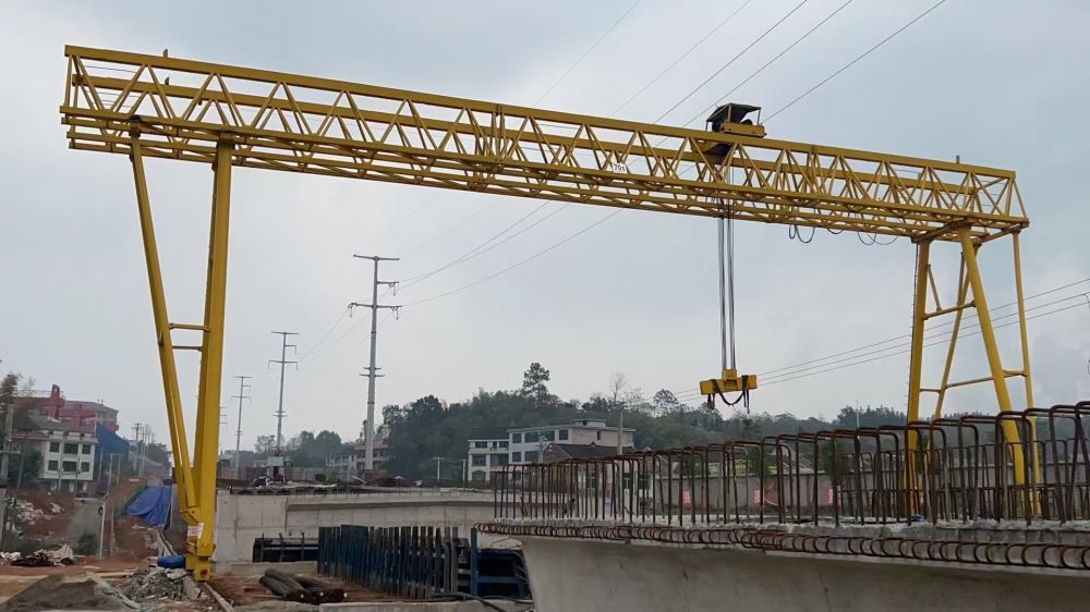 龍門吊、路橋門機(jī)、提梁機(jī)、架橋門式起重機(jī)租賃出租廠家服務(wù)