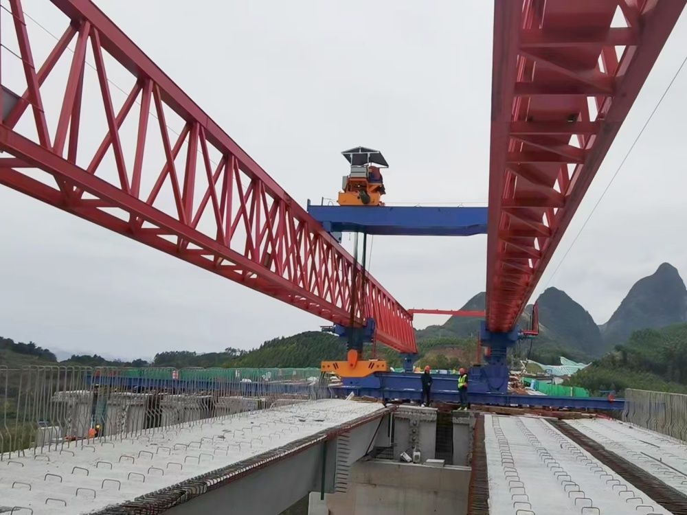 安徽架橋機(jī)、公路高鐵架橋機(jī)、鐵路客專架橋機(jī)、自平衡架橋機(jī)