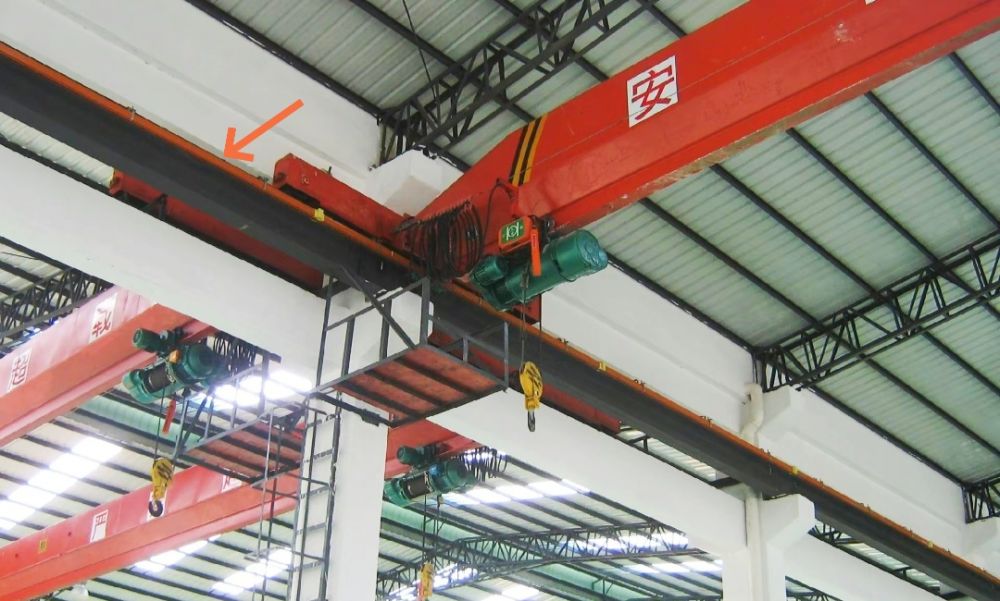 管式多極滑觸線應(yīng)用電動單梁起重機(jī).jpg