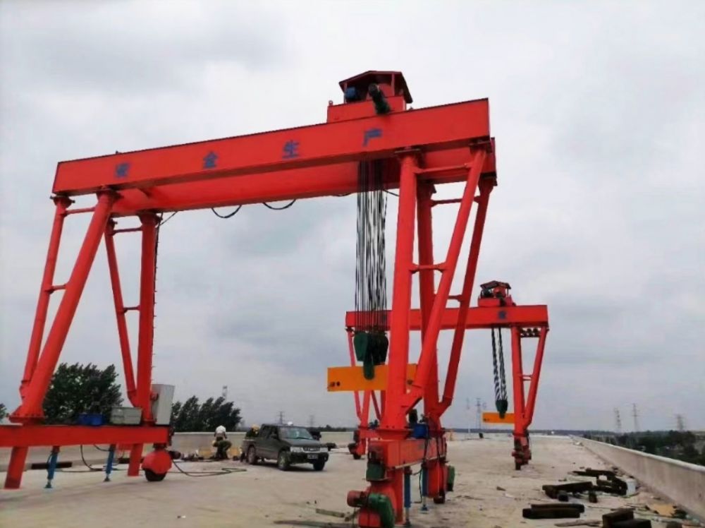 路橋門機、提梁機、無軌自行走門式起重機生產(chǎn)制造、安裝調(diào)試