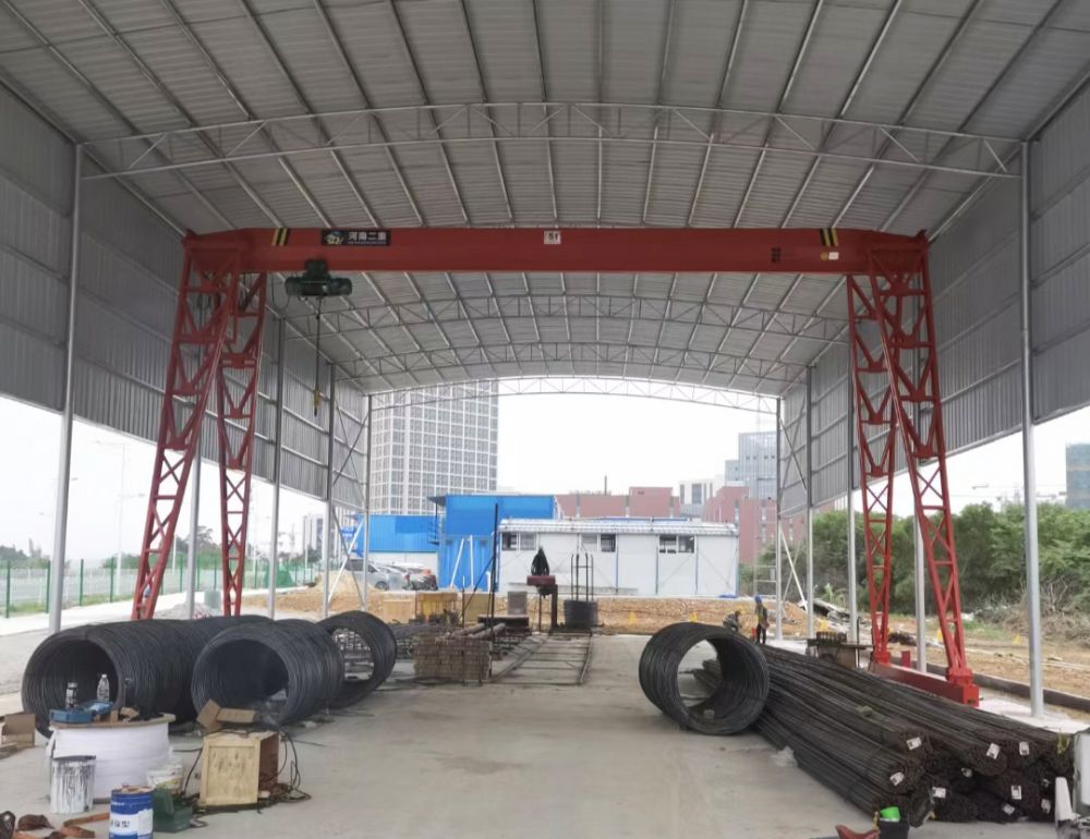 門式起重機(jī)、龍門吊廠家產(chǎn)地、MH型電動葫蘆門式起重機(jī)