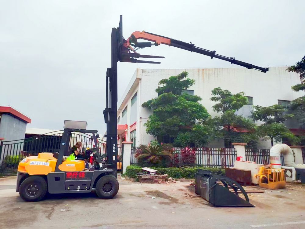 肇慶四會叉車租賃、10噸8米高起升叉車作業(yè)工程安裝、裝卸作業(yè)服務