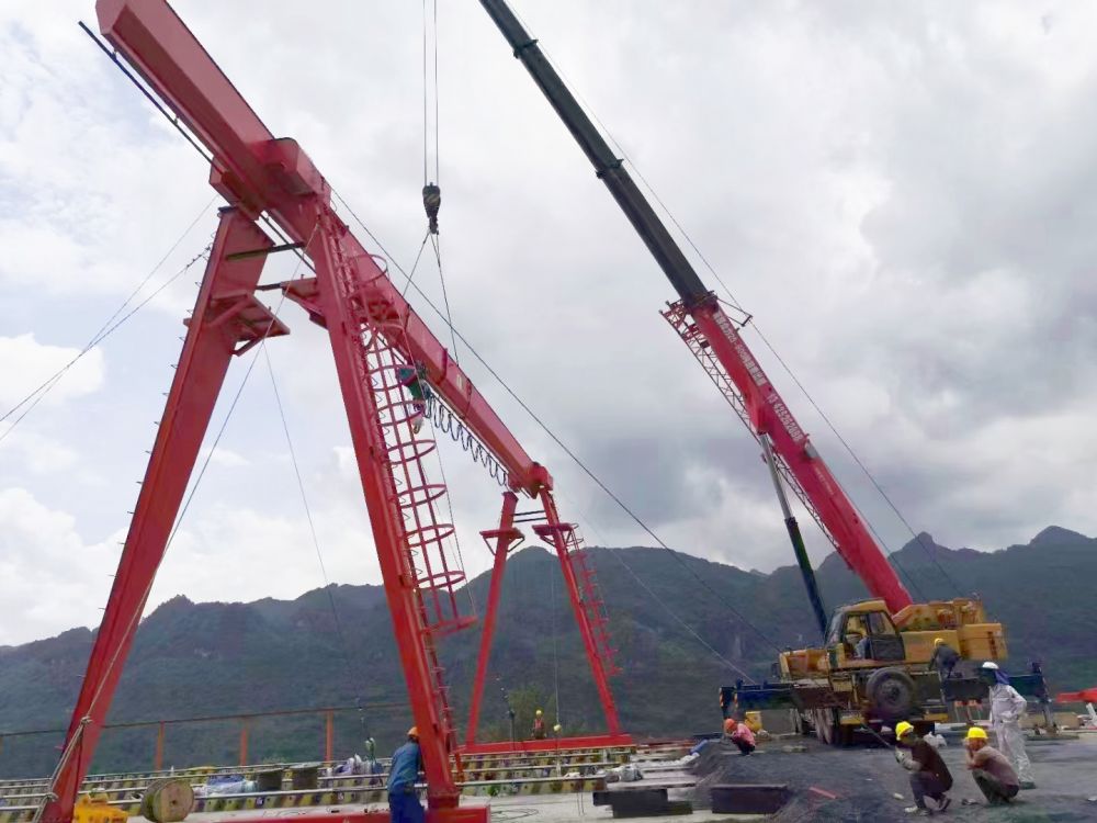 山西運(yùn)城龍門吊廠家、型號(hào)參數(shù)、價(jià)格、單梁門式起重機(jī)生制造安裝維修