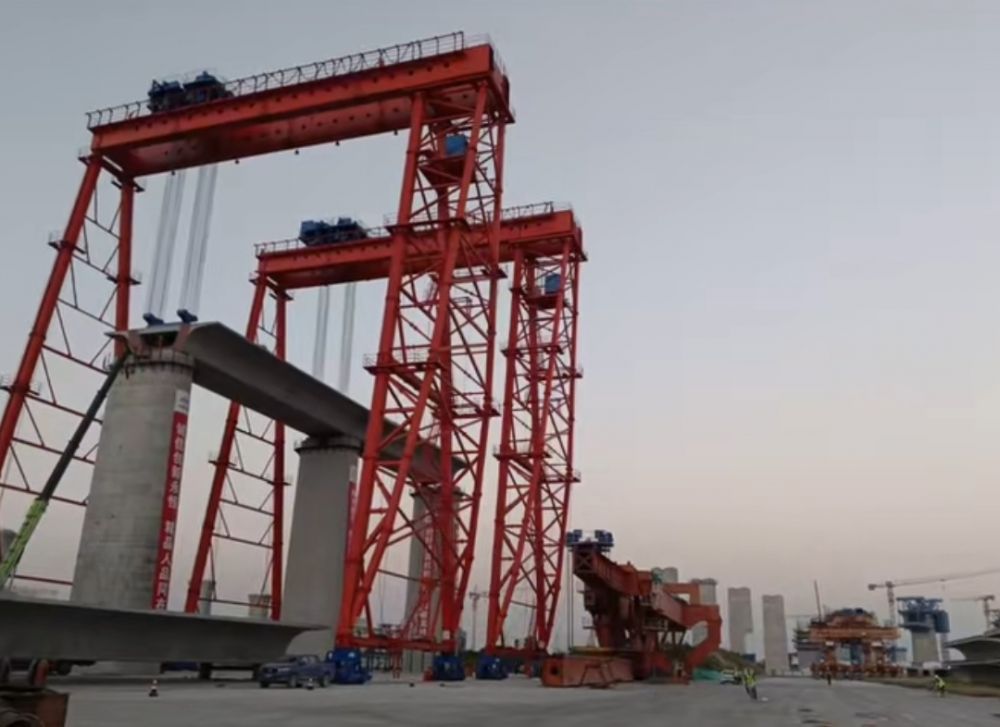 陜西路橋?qū)Ｓ闷鹬貦C械、提梁機、架橋機廠家服務、價格優(yōu)惠