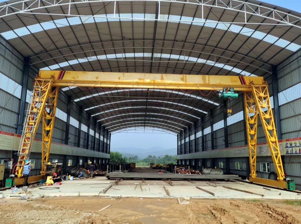 安陽龍門吊廠家、電動(dòng)單梁門式起重機(jī)型號(hào)、參數(shù)及安裝維修價(jià)格