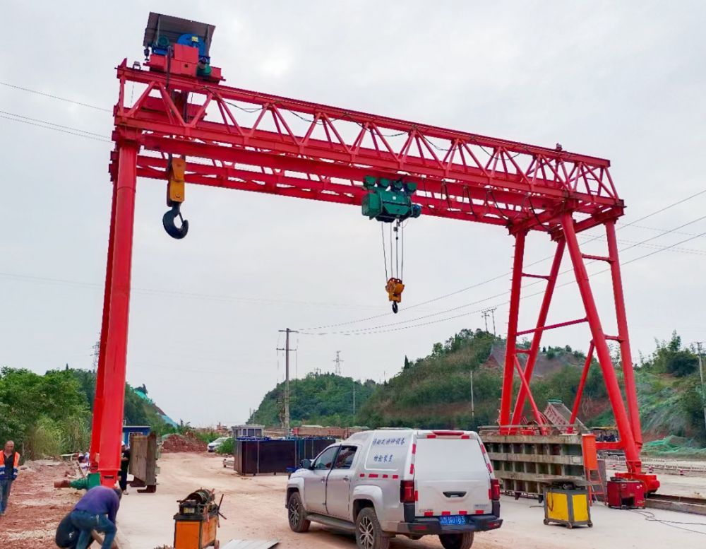 路橋門機(jī)、提梁機(jī)、梁場龍門吊、桁架雙梁門式起重機(jī)生產(chǎn)廠家安裝維修