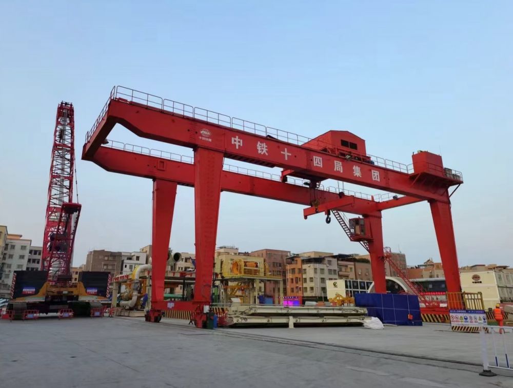 MH型雙主梁門式起重機。U型地鐵出渣機、翻渣機制造安裝、租賃服務(wù)