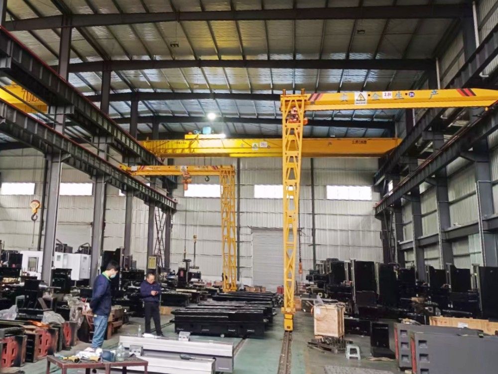 MH型單梁門式起重機、BMH型半腿門式起重機、龍門吊制造安裝維修