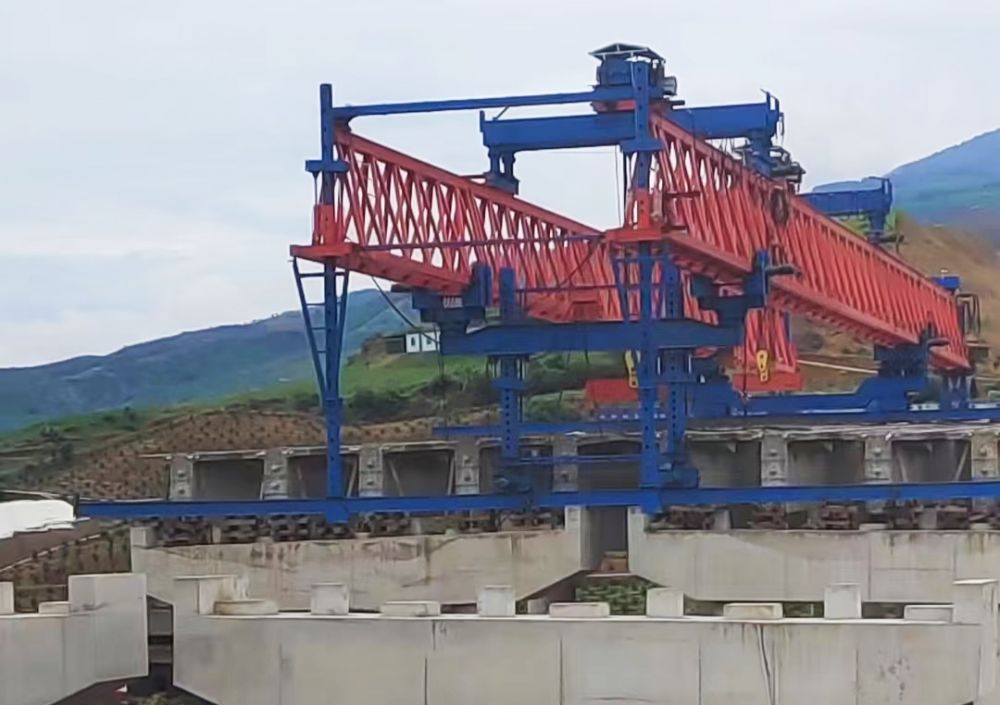 架橋機廠家、鐵路架橋機、公路架橋機生產(chǎn)廠家、價格