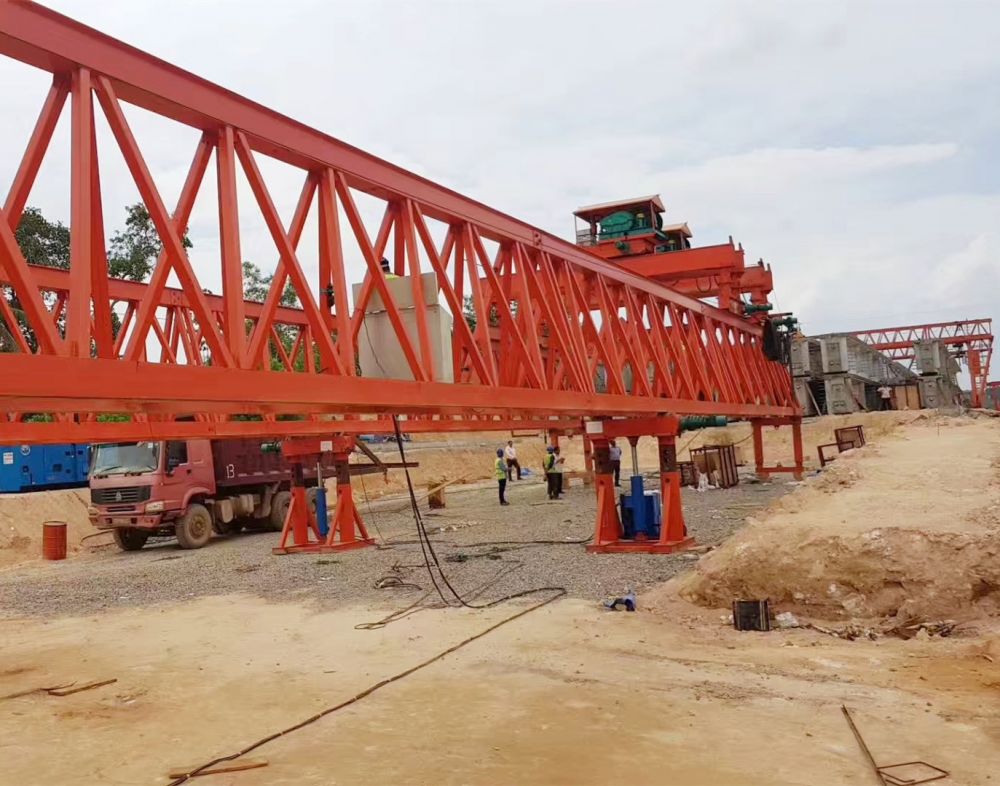 開封蘭考架橋機(jī)、公路鐵路自平衡架橋機(jī)廠家銷售安裝維修