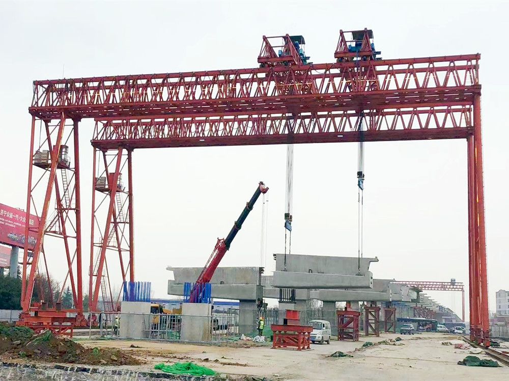 出渣機(jī)門式起重機(jī)、提梁機(jī)、架橋龍門吊廠家銷售、安裝維修