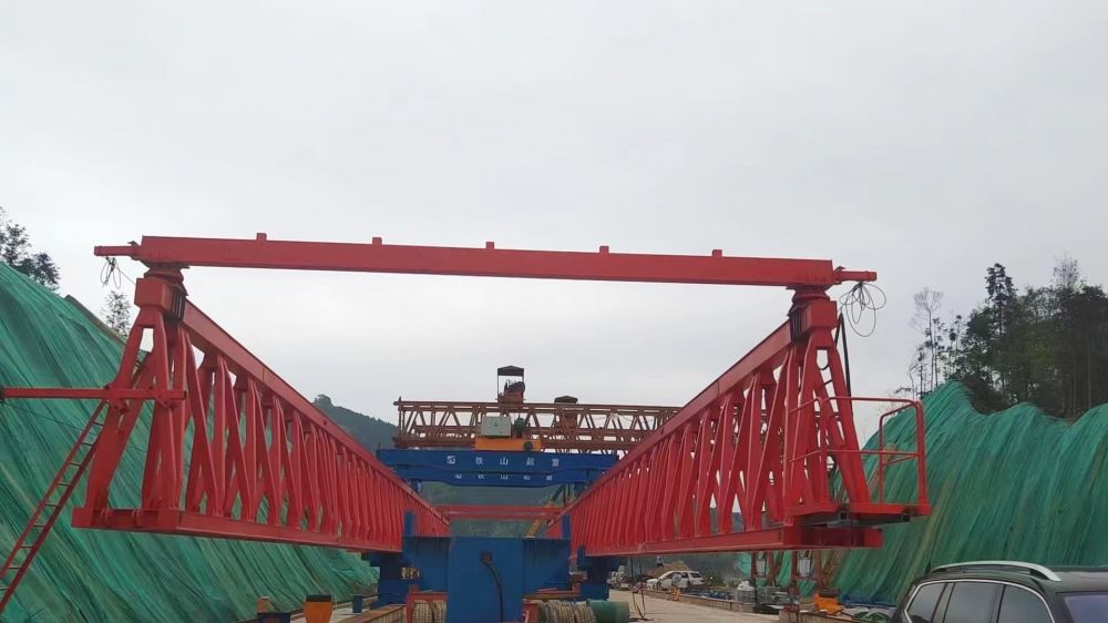 架橋機(jī).jpg