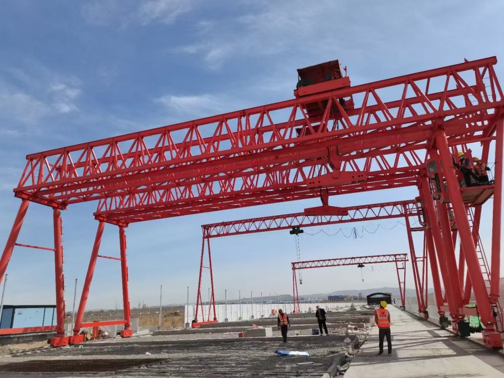 綿陽龍門吊、提梁機、路橋門機、雙梁門式起重機廠家銷售安裝維修