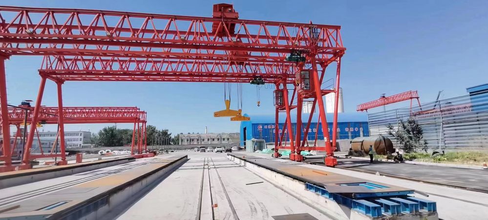 海南路橋門機(jī)、提梁機(jī)、工程龍門吊、移梁機(jī)租賃、安裝、搬遷、維修