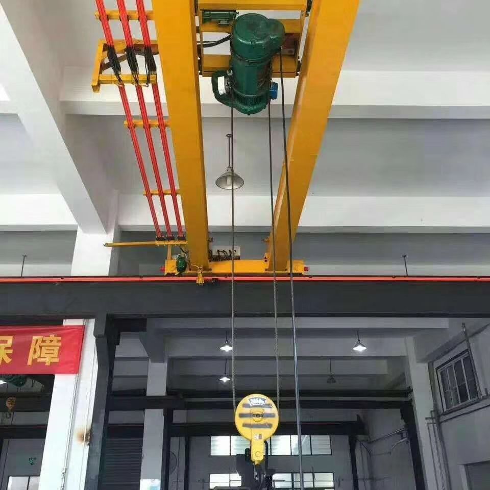 LH型電動(dòng)葫蘆雙梁橋式起重機(jī).jpg