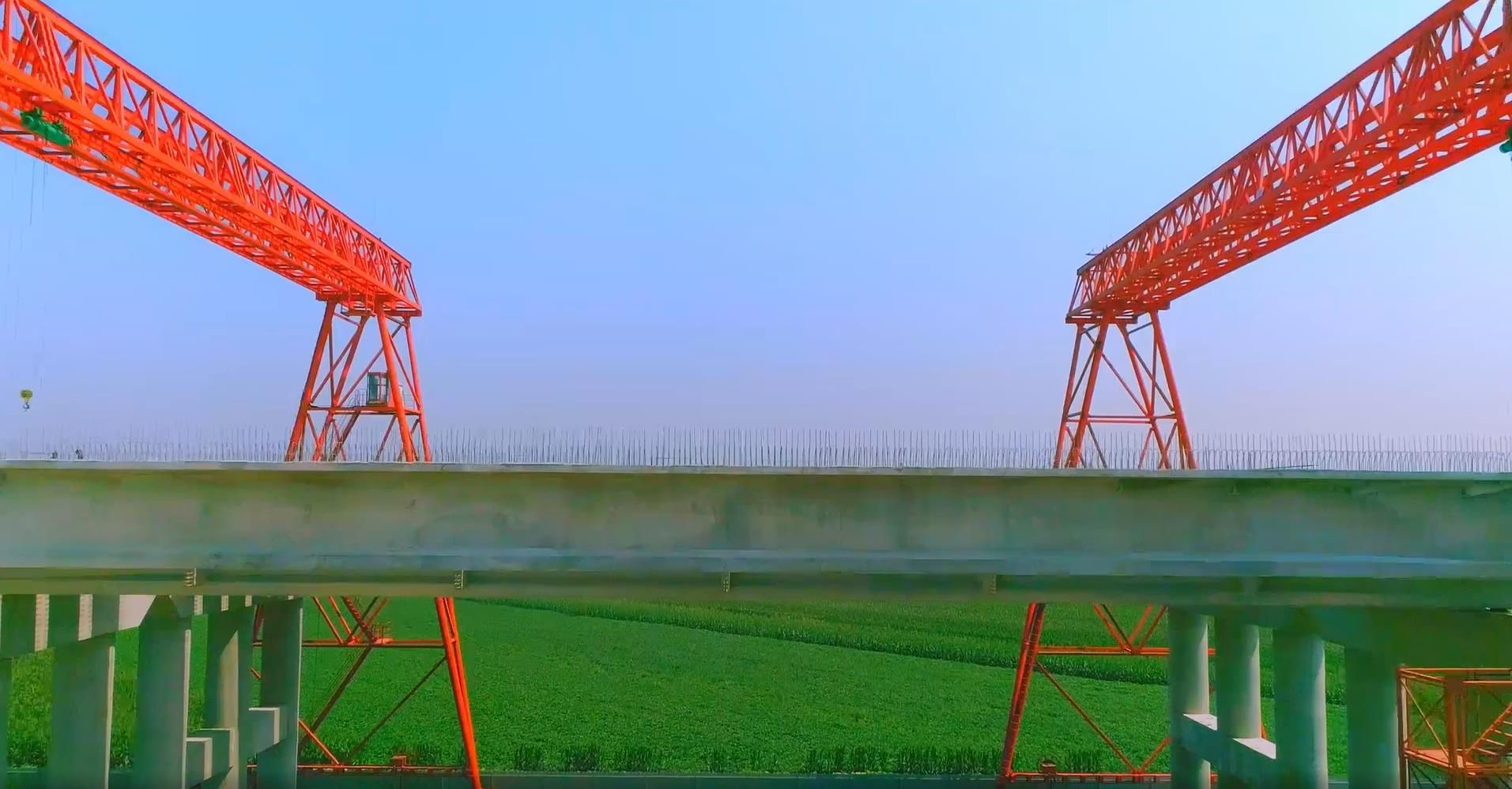 架橋門式起重機(jī).jpg