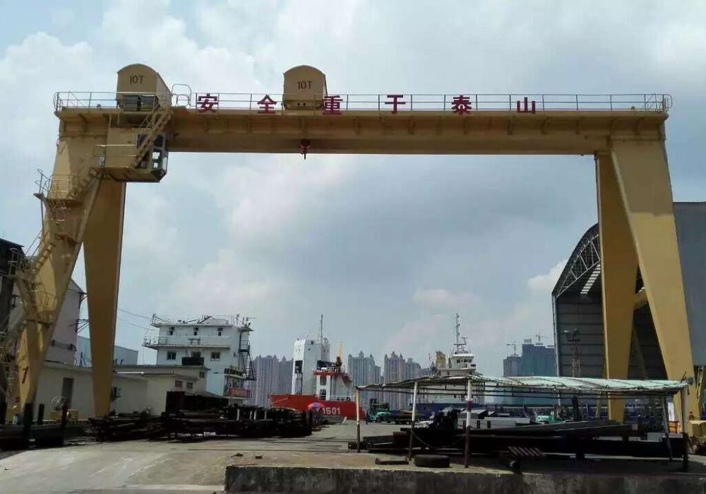 ME型雙小車門(mén)式起重機(jī)、陜西西安龍門(mén)吊廠家報(bào)價(jià)