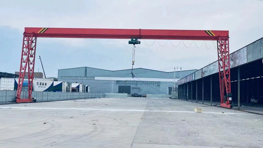 1～16噸電動(dòng)葫蘆單梁門(mén)式起重機(jī)、單梁龍門(mén)吊定制生產(chǎn)、廠價(jià)銷售