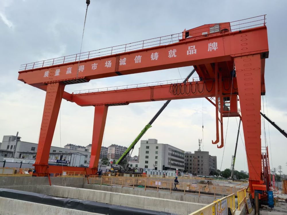 廣州地鐵出渣機(jī)、地鐵站門式起重機(jī)生產(chǎn)、安裝拆卸、租賃公司