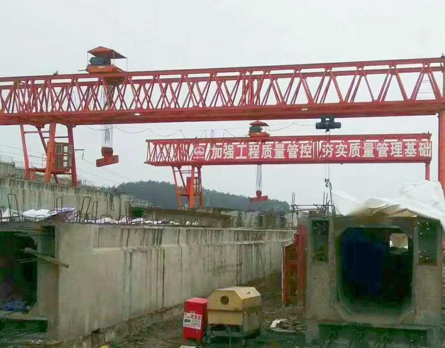 呼和浩特市提梁機(jī)、梁場龍門吊、桁架單雙梁門式起重機(jī)