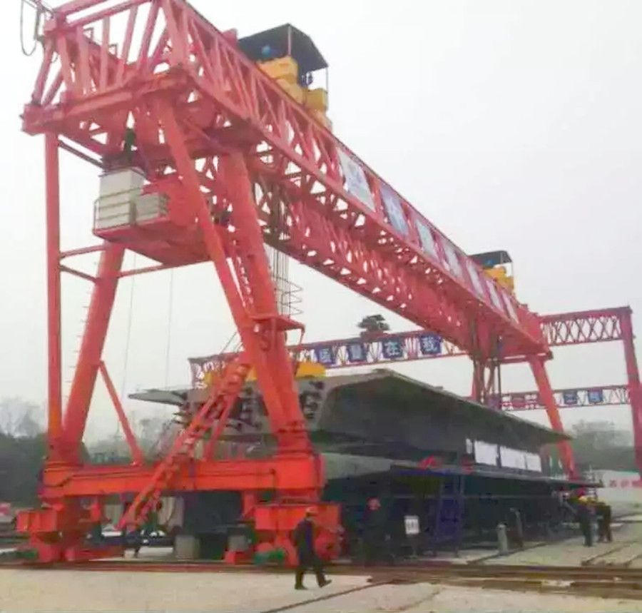 桁架雙梁門機(jī).jpg
