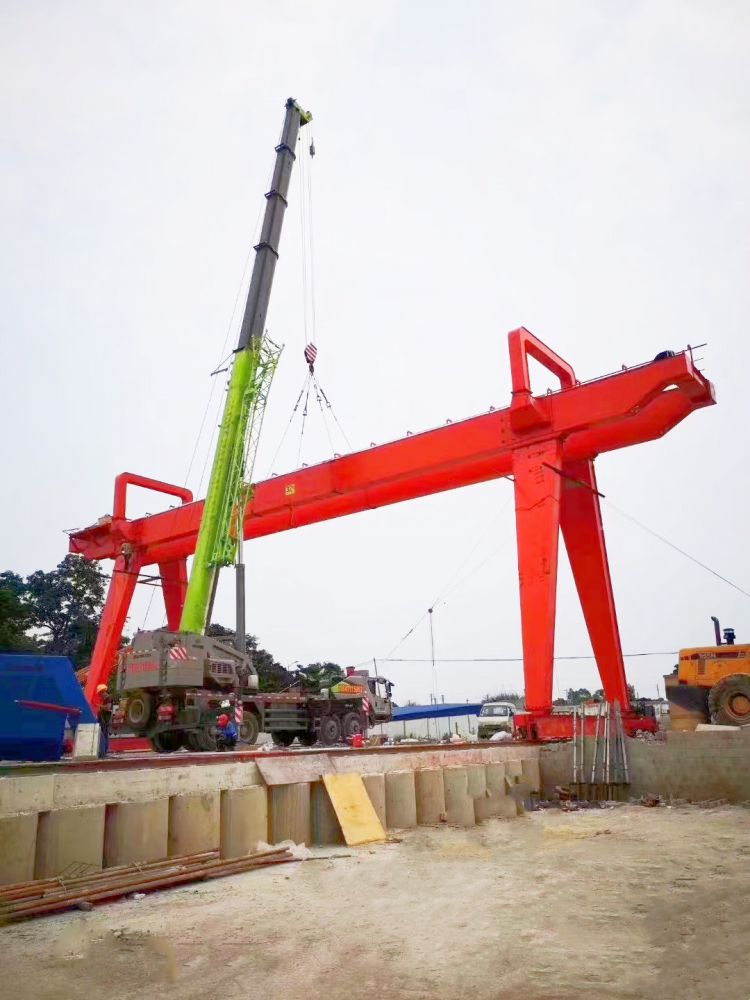 滄州龍門吊、A型電動雙梁門式起重機廠家銷售、安裝維修