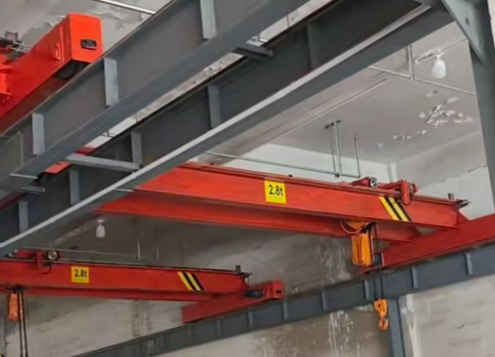 云浮天車吊機(jī)現(xiàn)場制作、簡易電動單梁起重機(jī)