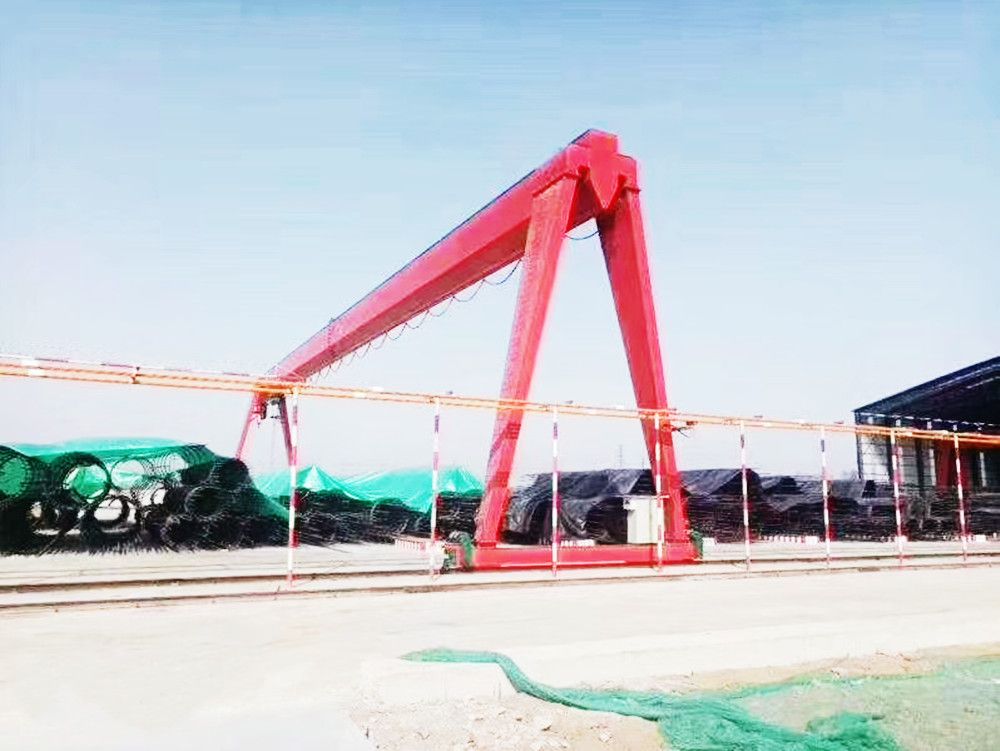 呼和浩特龍門(mén)吊、MH型箱式電動(dòng)單梁門(mén)式起重機(jī)