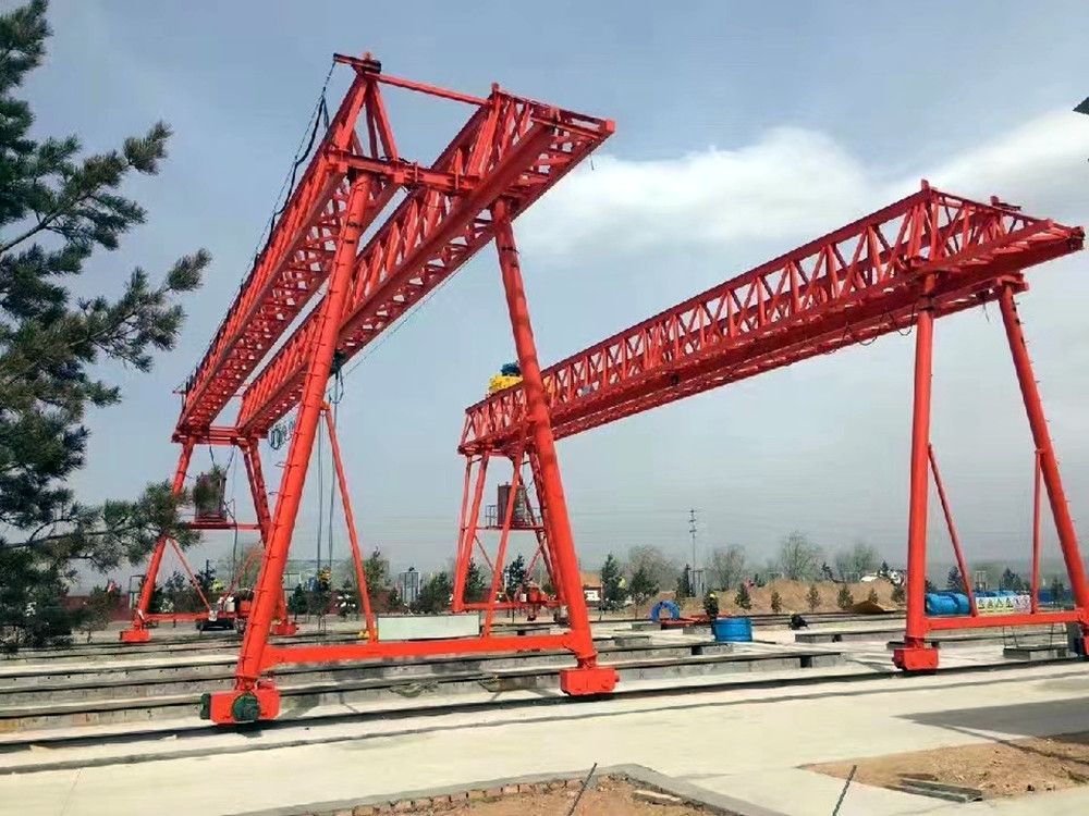 工程門式起重機(jī)、提梁機(jī)、路橋門機(jī)、龍門吊改造安裝、維修維保