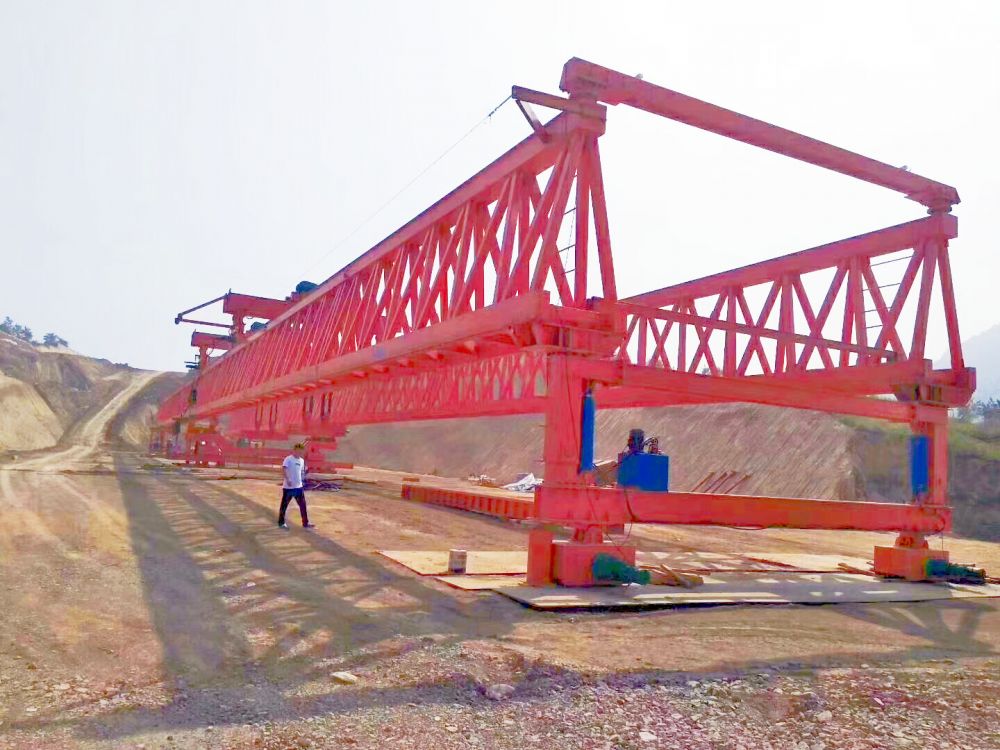 威海架橋機(jī)廠家銷售、公路鐵路高鐵架橋機(jī)安裝維修、租賃回收