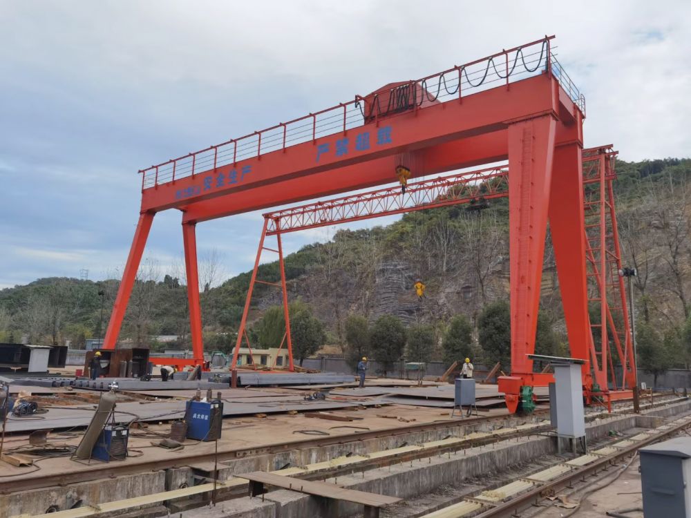 MG型/ME型雙梁門式起重機(jī)、雙主梁龍門吊產(chǎn)地、廠家報(bào)價(jià)