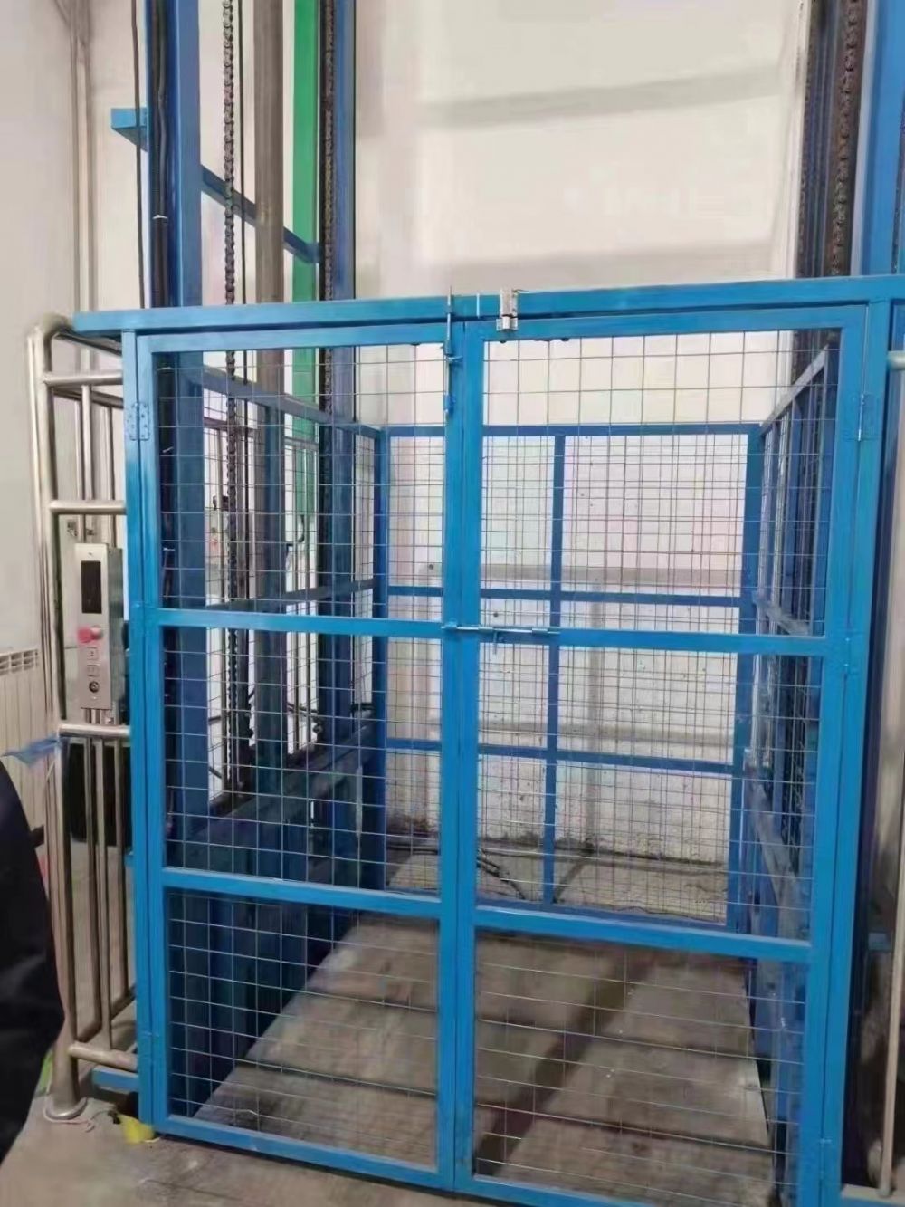 鏈條導軌液壓升降機