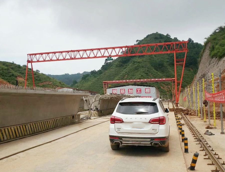 河南起重機(jī)械廠家西安起重機(jī)、龍門吊直銷、電動(dòng)葫蘆單梁門式起重機(jī)銷售服務(wù)