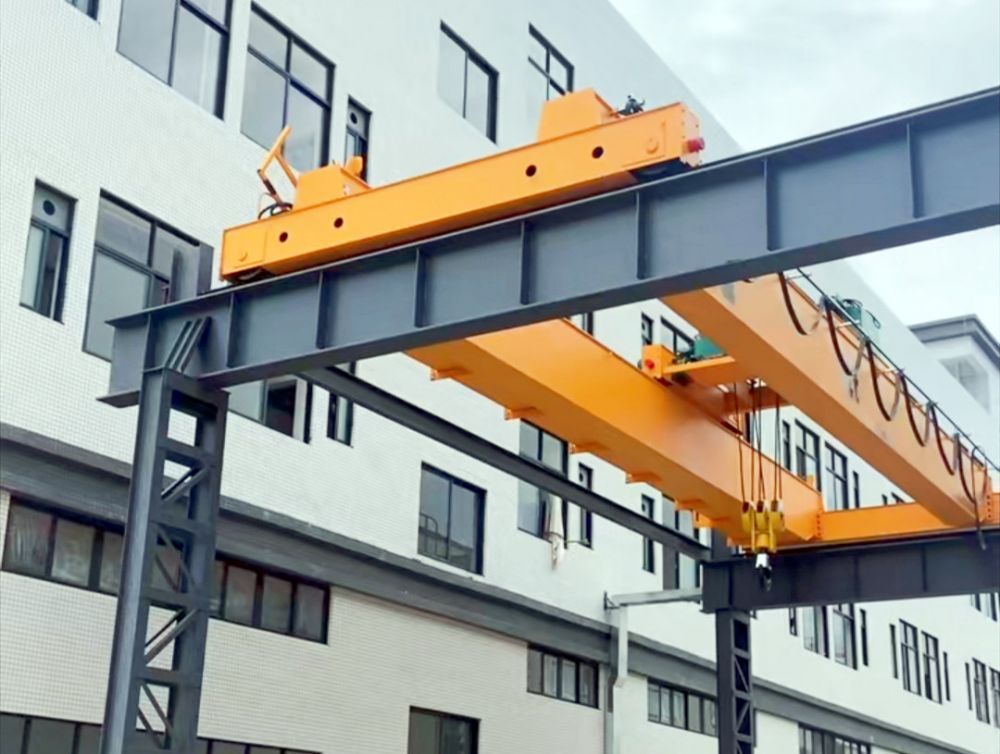 雙梁天車、吊機(jī)、行吊、吊車-LH型電動(dòng)葫蘆雙梁起重機(jī)